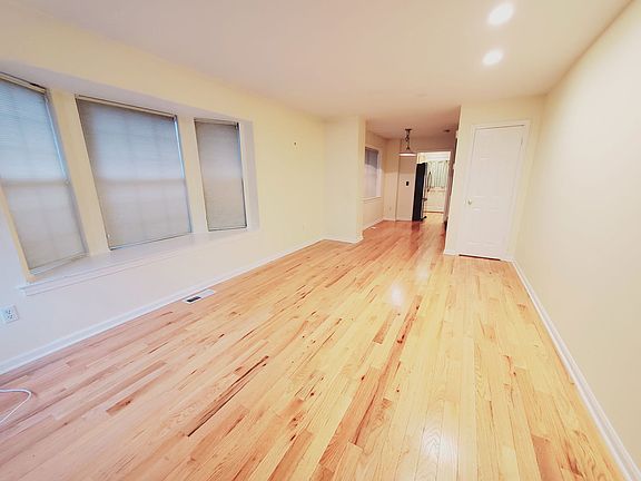 4th image of 1080 Bedford St Unit 1
