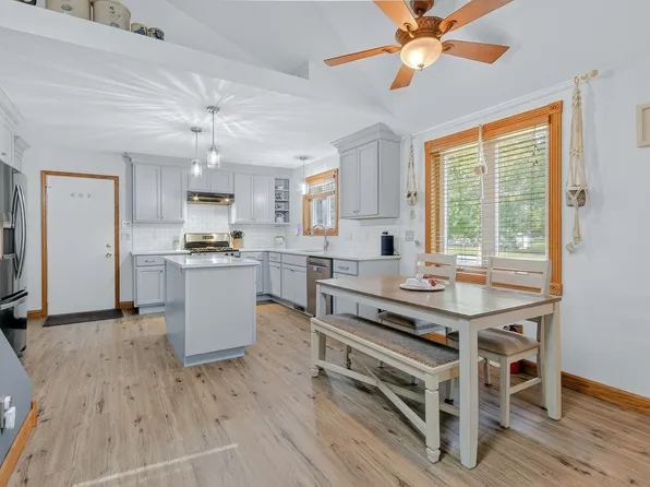 N6839 Donlin Dr, Pardeeville, WI 53954