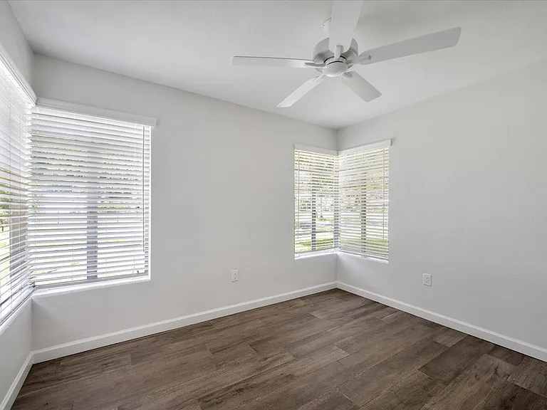 834 Jefferson Ave — Photo 16
