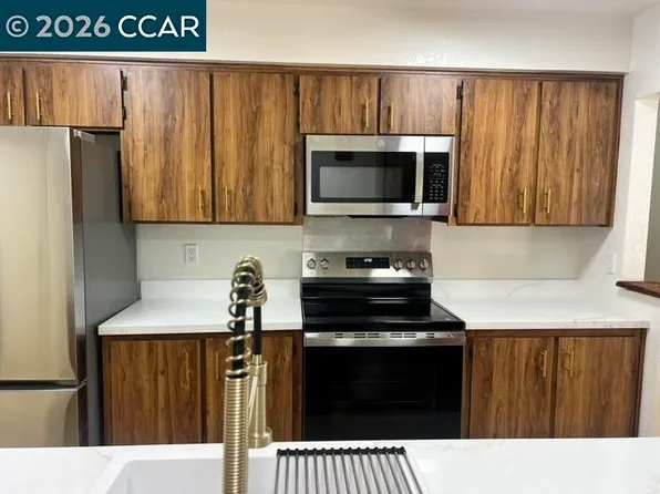 142 Mesa Ct, Hercules, CA 94547