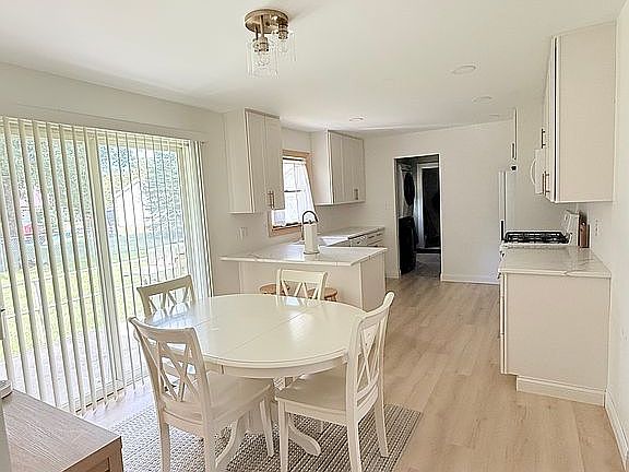 5th image of 669 Terrace Dr