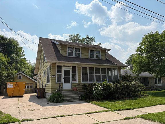 4th image of 121 Kaukauna St