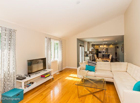 5th image of 1112 Greeley Dr