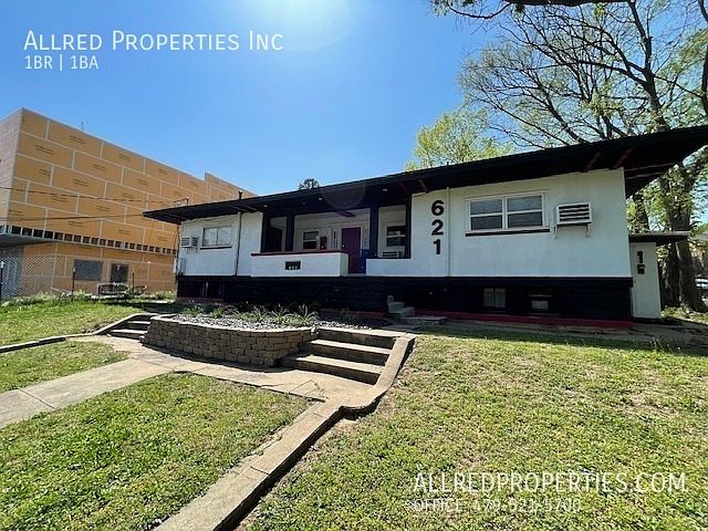 1st image of 621 N Leverett Ave APT 2