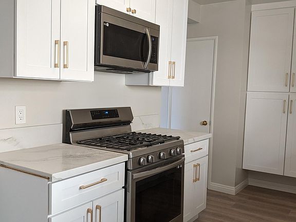 5th image of 4515 Castle Ln #4515
