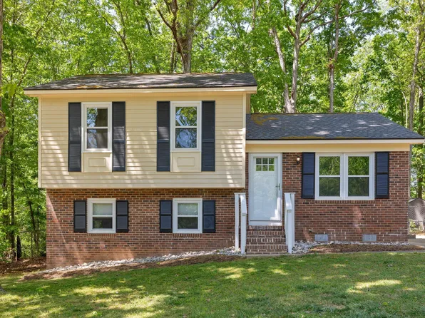 7921 Castlelake Ct, Raleigh, NC 27615