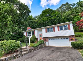 22 Ruela Dr, Naugatuck, CT 06770