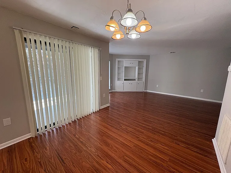 4804C Spring Lake Dr — Photo 11