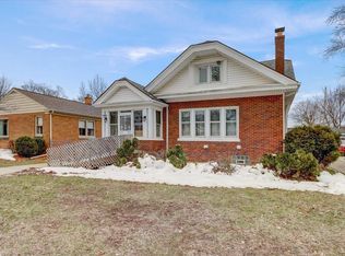 5909 W Garfield Ave, Milwaukee, WI 53208