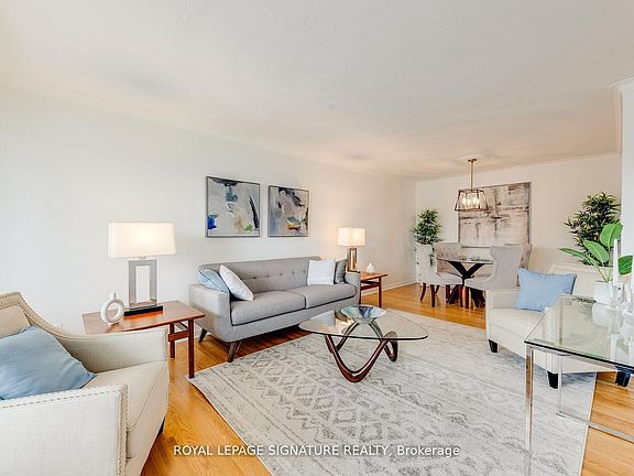 5th image of 124 Edmonton Dr
