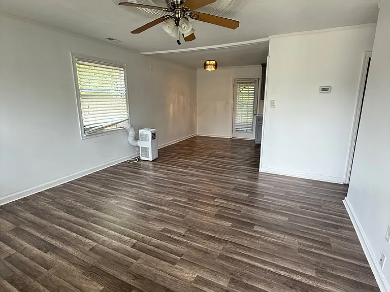 908 Spaulding Dr — Photo 6