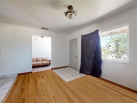 4th image of 1710 Spokane St