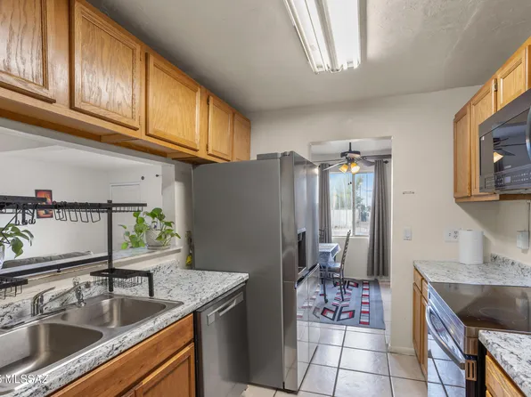 1211 S Rook Ave, Tucson, AZ 85711
