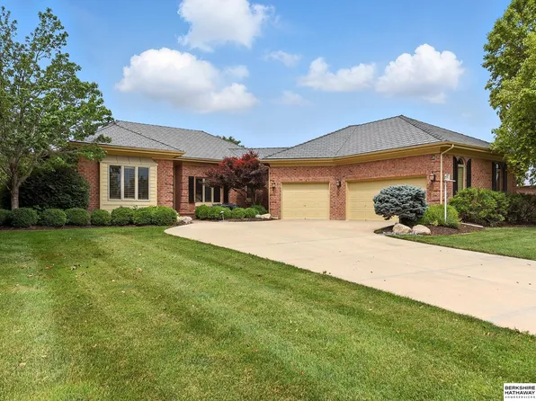 3118 S 169th Plz, Omaha, NE 68130