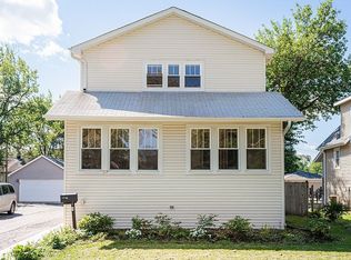 327 W School St, Villa Park, IL