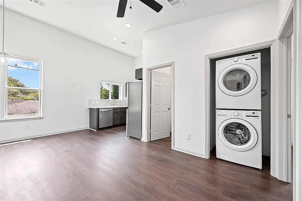 2 bed, 1100 sqft, $1,400 — Photo 1