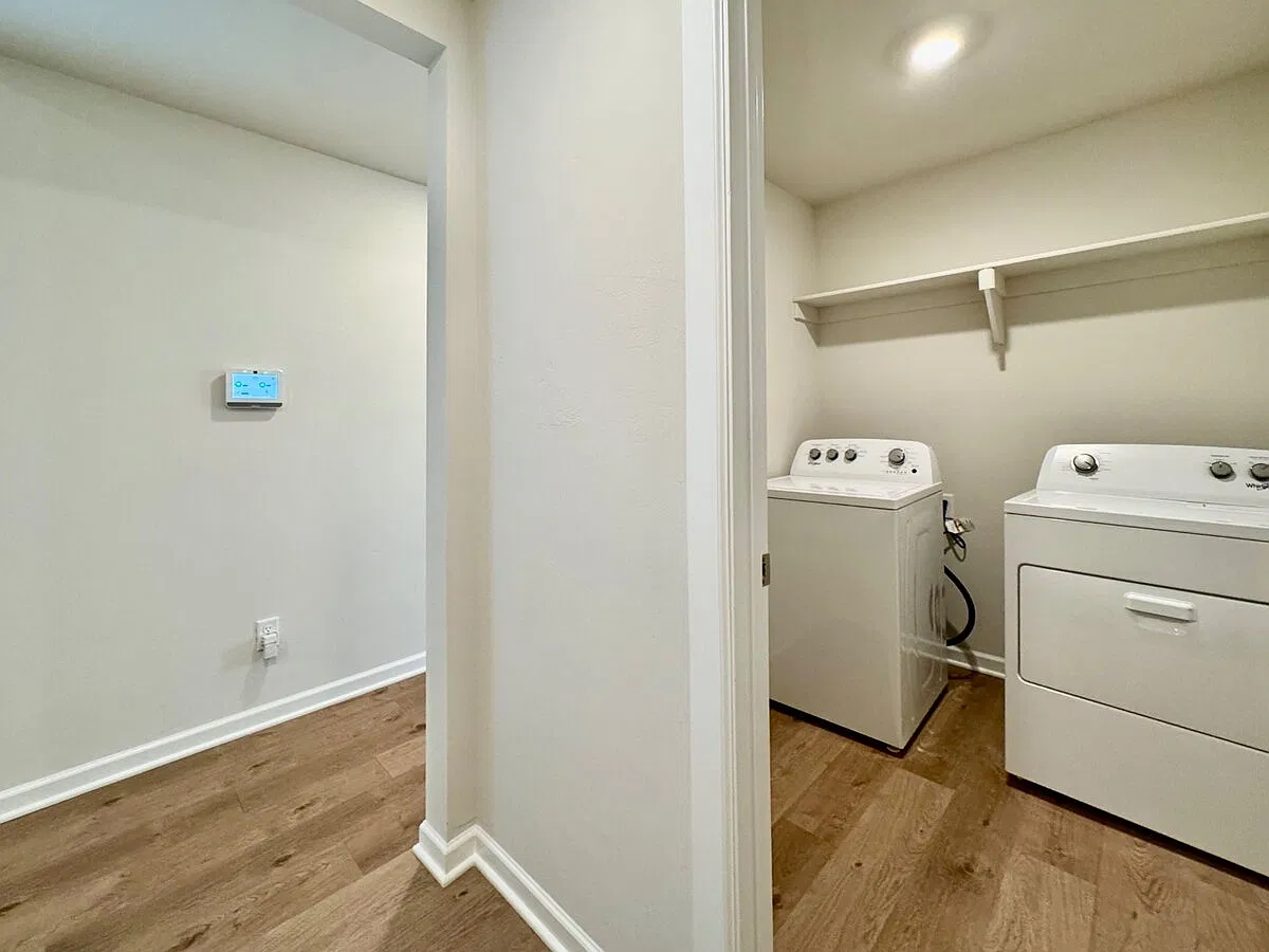 3 bed, 2.0 bath, 1497 sqft, $1,895 — Photo 3