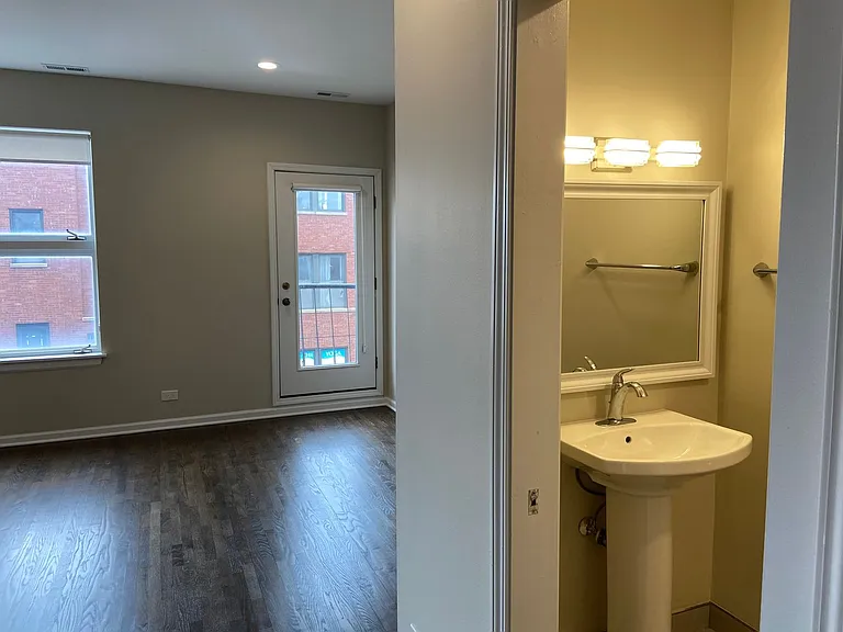 1837 W North Ave — Photo 5