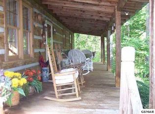 1339 E Millers Cove Rd, Walland, TN 37886