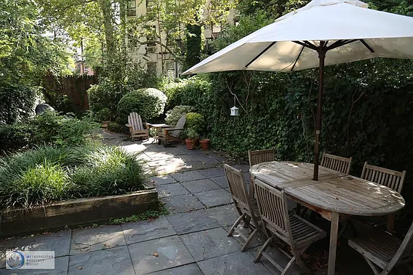 Rented by Metropolitan Property Group | media 37