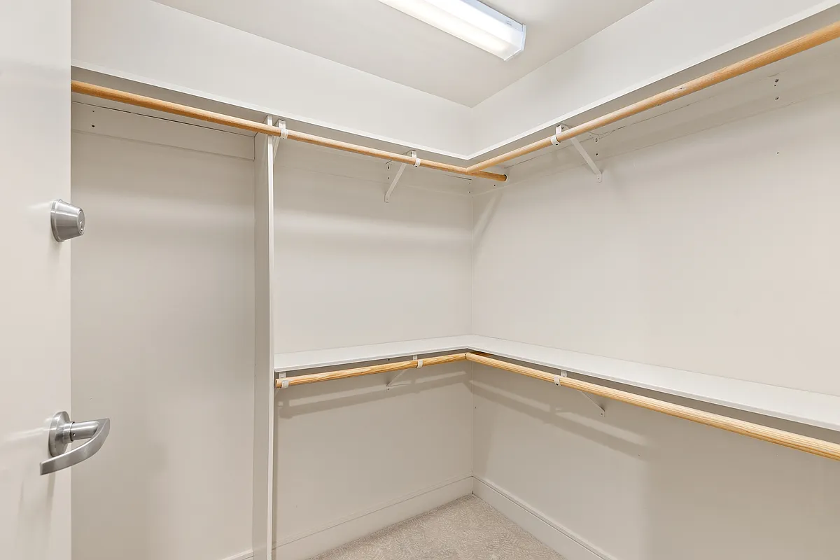 2 bed, 1237 sqft, $6,200 — Photo 3