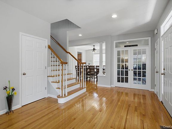 4th image of 236 Buttonwood Way
