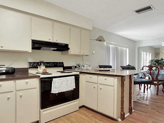 5th image of 275 Foresta Ter