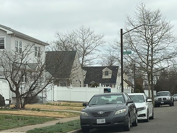 4th image of 11 Woodcrest Rd
