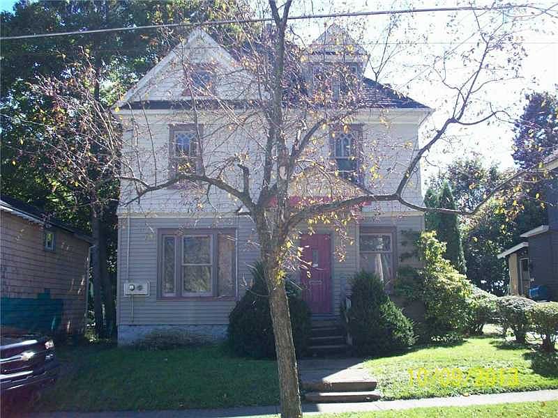 1st image of 226 Falconer St