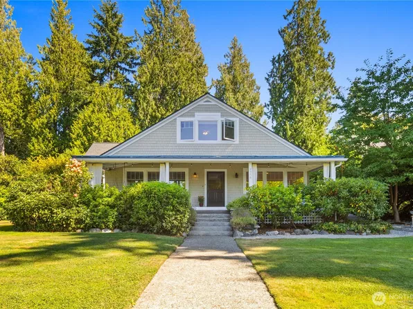 9376 Endicott Street NE, Bainbridge Island, WA 98110