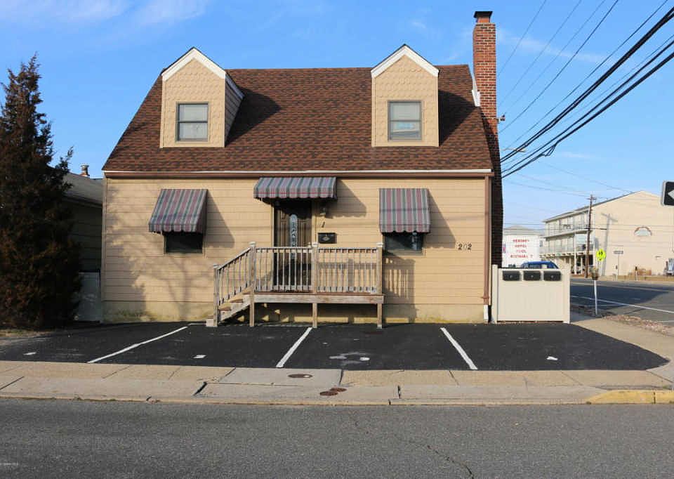 1st image of 202 Fremont Ave #B3