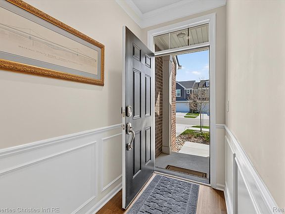 3rd image of 4041 Nottingham Cir