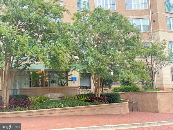 12001 Market St APT 159, Reston, VA 20190