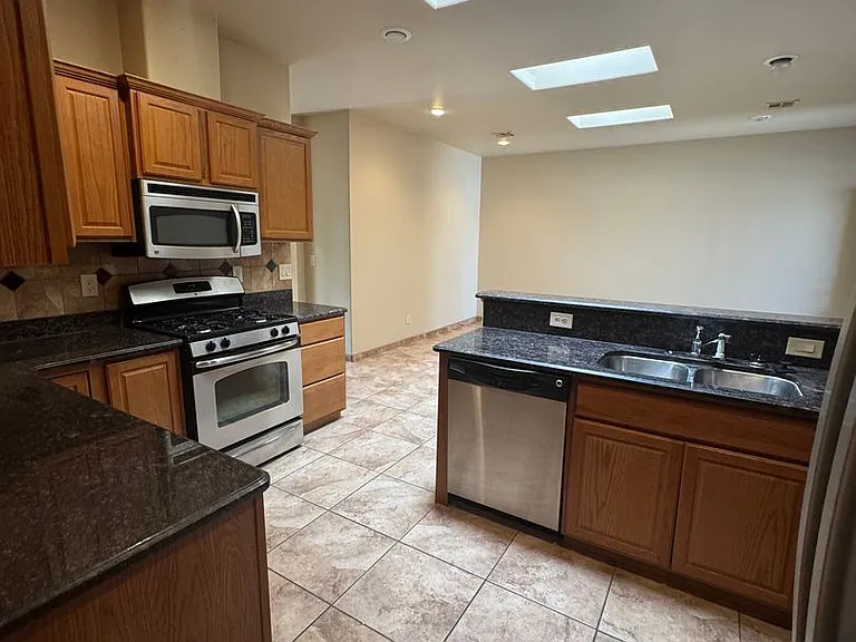 4381 Levante Dr — Photo 6