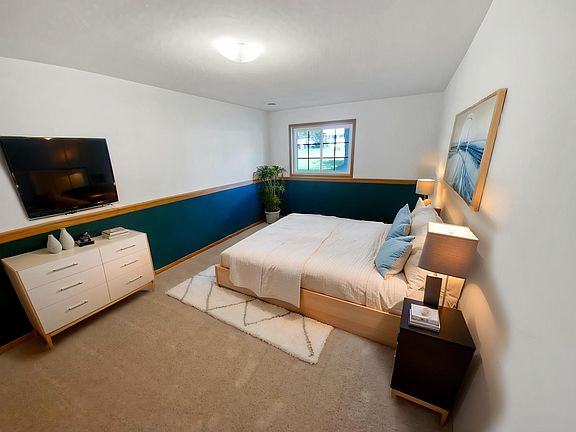 4th image of 1213 Parkwood Ct