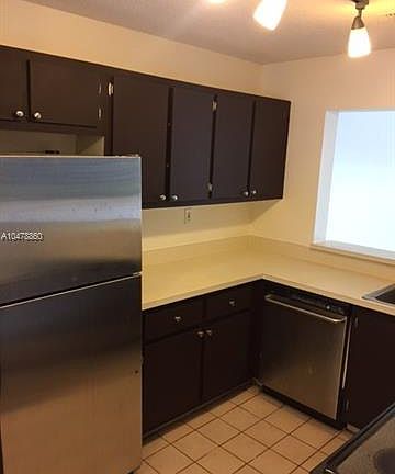 5th image of 9470 Palm Cir S