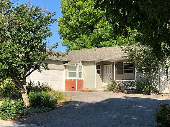 Front of house from end of driveway