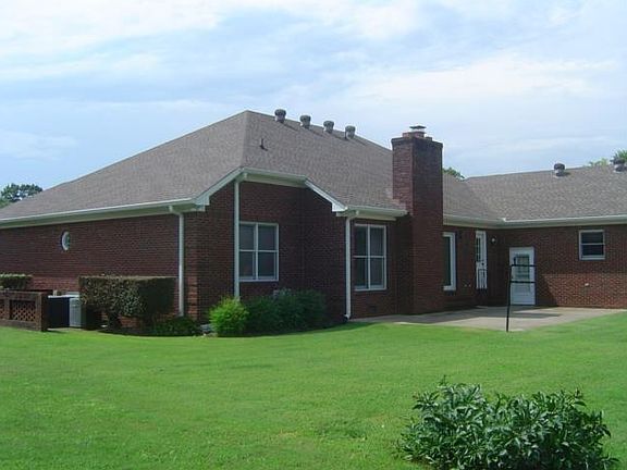 4th image of 310 Green Hills Dr