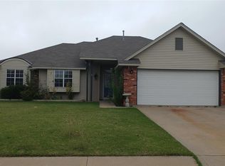 6824 NW Crestwood Dr, Lawton, OK 73505