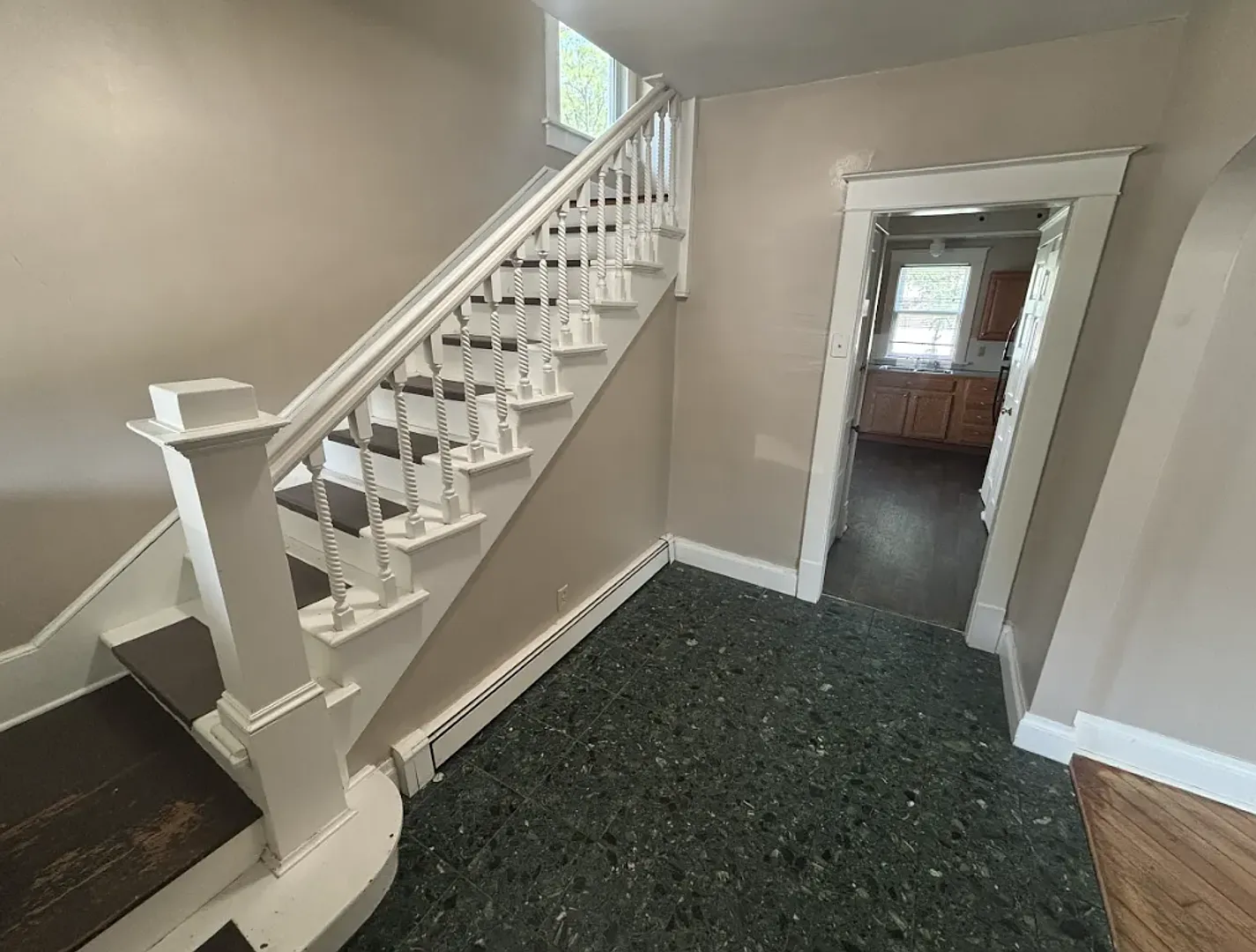 Available August 1st, 4 bedroom, 2 bathroom, Off Street Parking Included! — Photo 2