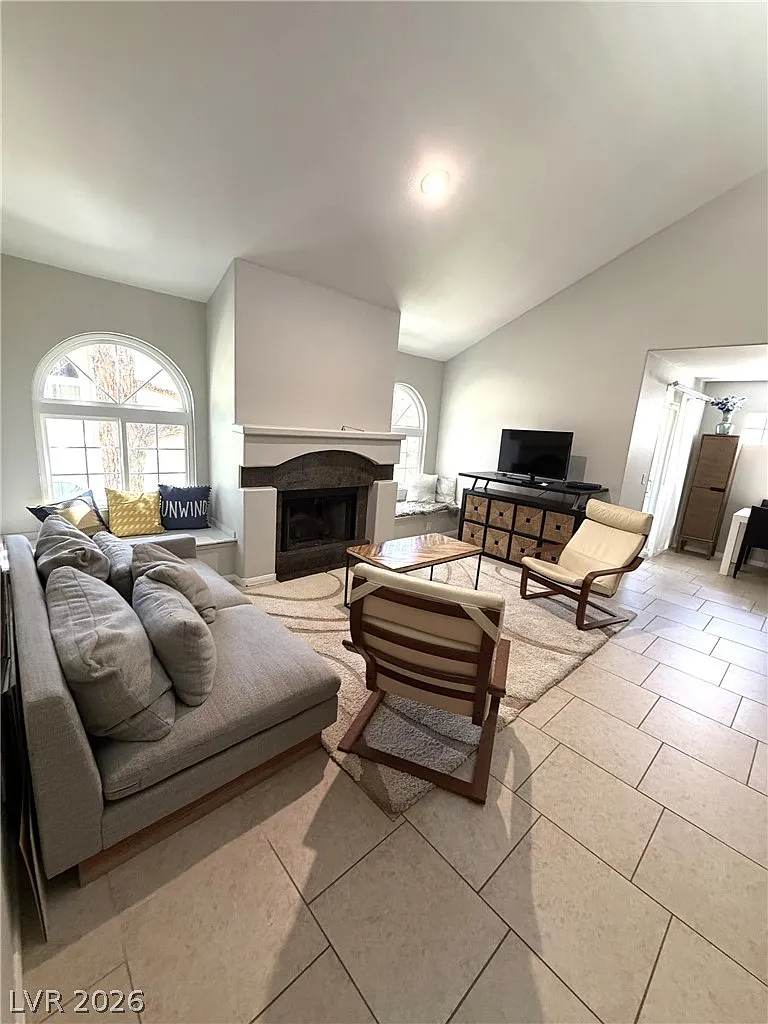 2 bed, 2.0 bath, 981 sqft, $1,700 — Photo 1