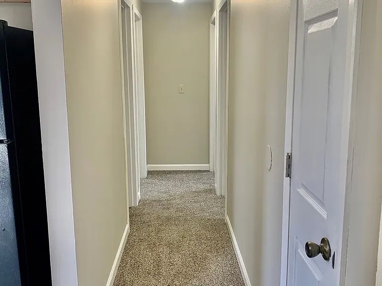 8038 Evesborough Dr — Photo 4
