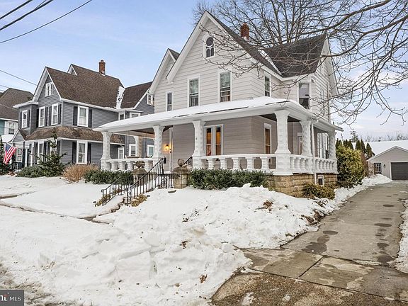 2nd image of 16 Bowen Ave