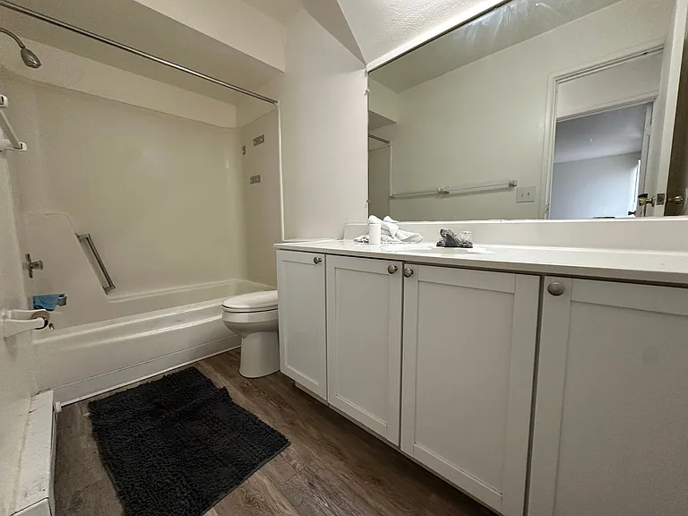 University Park Apartments near Cornell University — Photo 269