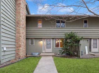 284 Windsor Ln, New Brighton, MN 55112