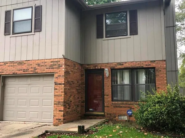 500 Vicksburg Dr, Belleville, IL 62221