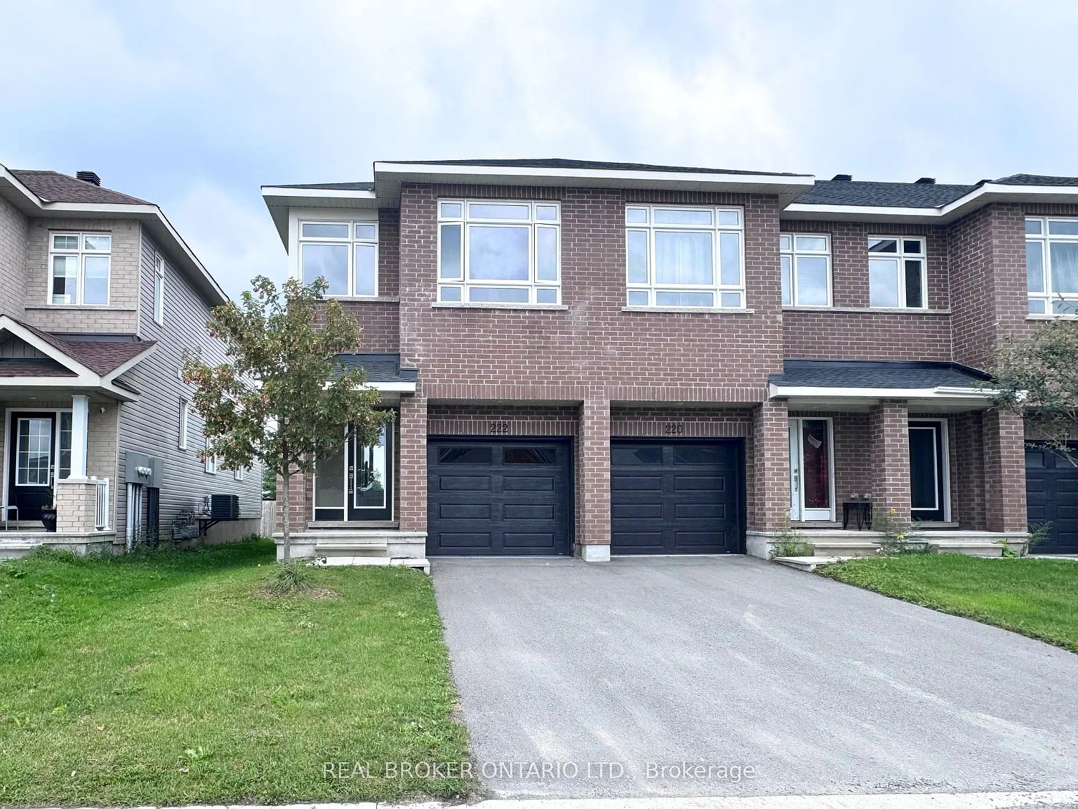 4 bed, $2,900 — Photo 1