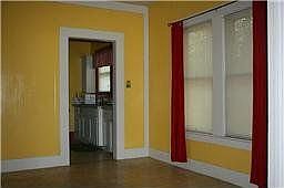 4th image of 634 University Ave