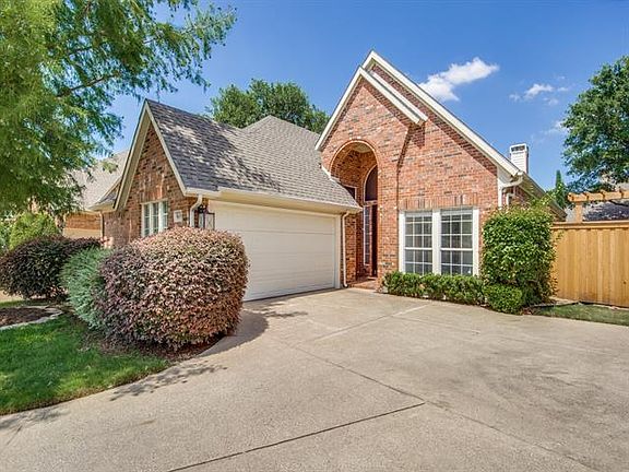 3rd image of 8638 Old Oak Dr