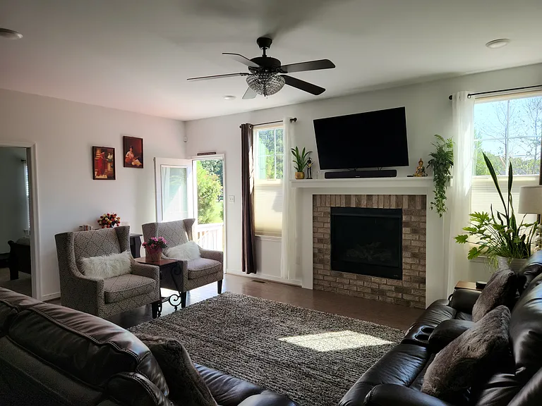 9460 Seayfield Ln — Photo 8